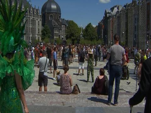 Manifestation silencieuse des artistes au centre de Liège 