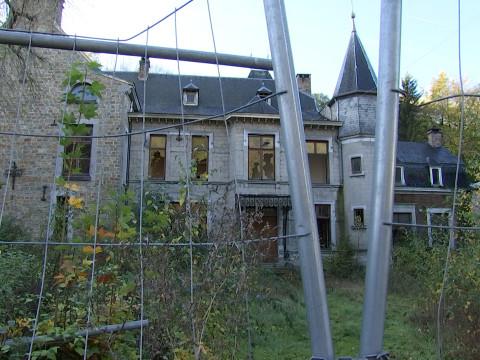 Manoir de Chaudfontaine: permis suspendu
