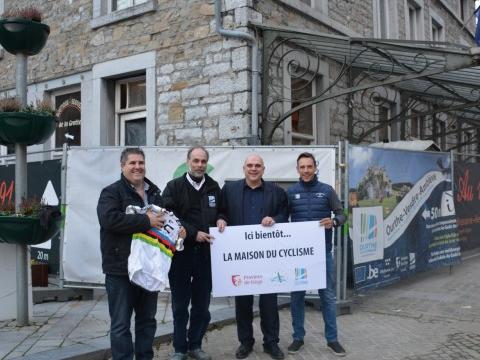 Philippe Gilbert offre un maillot pour la future Maison du Cyclisme
