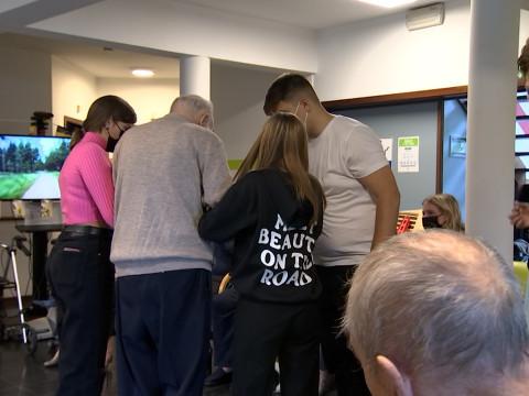 Semaine des aidants proches : des jeunes animent une maison de repos à Soumagne