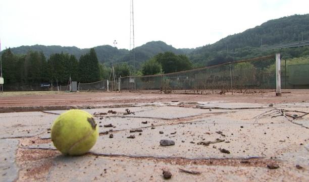 Solidarité entre les clubs de tennis liégeois 