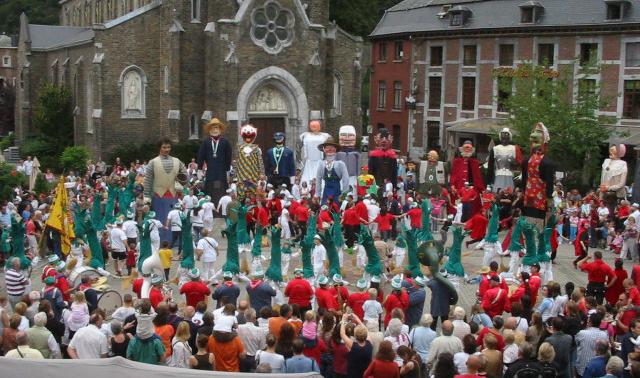 Tilff : rassemblement des Géants et festival de la Marionnette