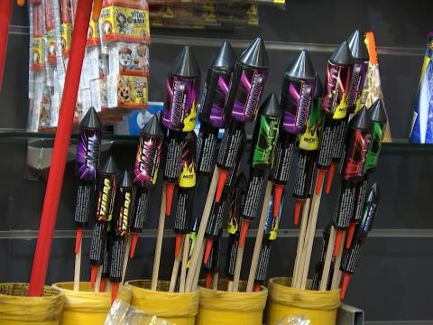 Toujours du succès pour les feux d'artifice malgré des interdictions 