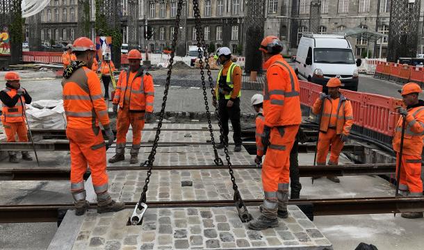 Tram : les tout derniers rails posés dans le centre-ville