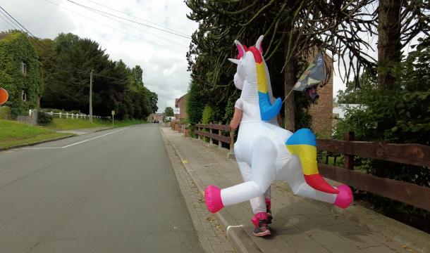 Une licorne au galop pour sauver "Le petit marché d'Adeline"