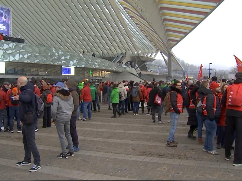 Des milliers de manifestants attendus dans les rues de Bruxelles, le pays à l'arrêt