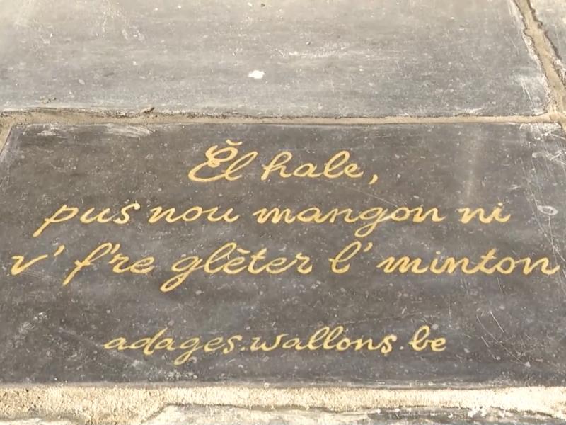 Le wallon inscrit en lettres d'or au coeur de Liège