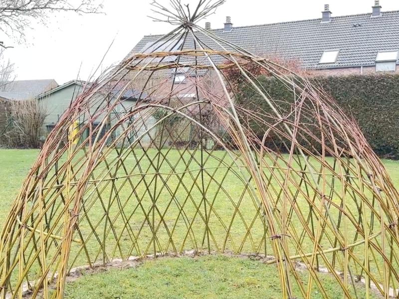 Une cabane végétale à Remicourt