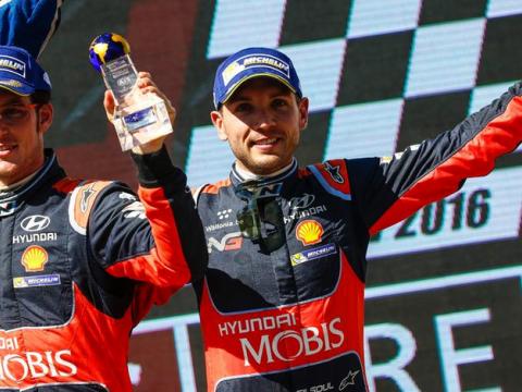 Nicolas Gilsoul et Thierry Neuville : trois saisons de plus avec Hyundai 