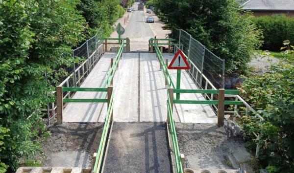 Dalhem : une passerelle provisoire pour remplacer le pont emporté par les eaux