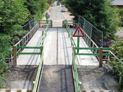 Dalhem : une passerelle provisoire pour remplacer le pont emporté par les eaux