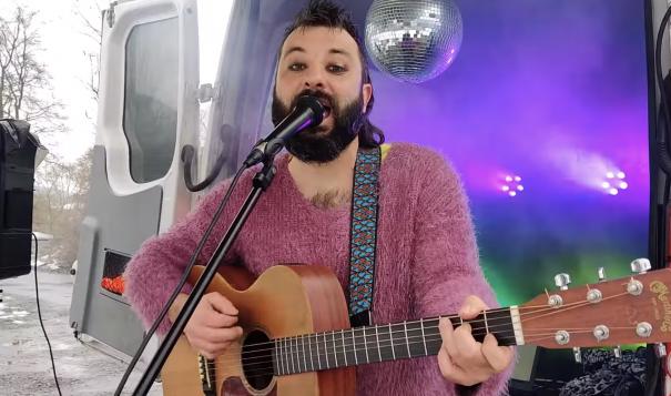 François Bijou donne des concerts secrets en extérieur, en mode covid-comptabile