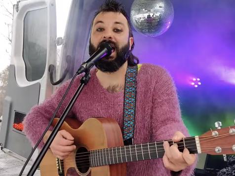 François Bijou donne des concerts secrets en extérieur, en mode covid-comptabile