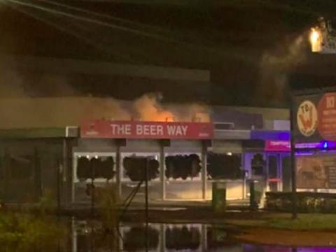 Important incendie à Waremme combattu par une soixantaine de pompiers