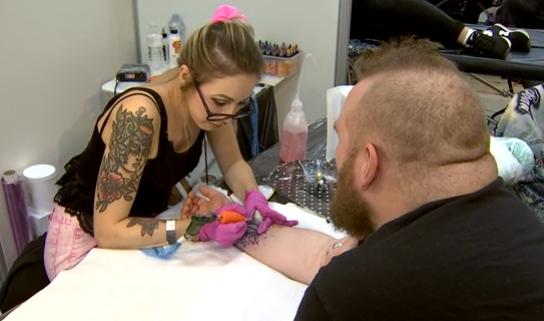 Le tatouage en plein boom ! Visite à la convention du tatouage 