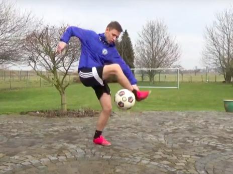 Plus de 100 000 abonnés pour un jeune Youtubeur foot