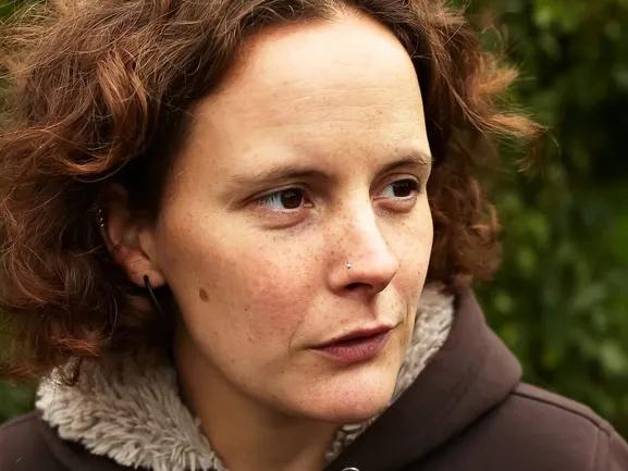 Esneux : le Conseil d'État rétablit Marie Peeters dans son mandat de conseillère communale