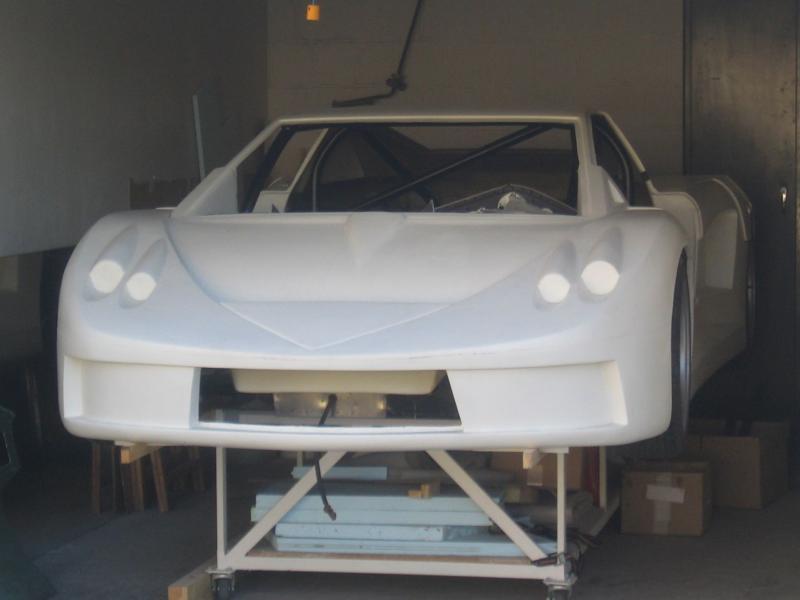 La Valeria P4 en construction, telle qu'elle est depuis 15 ans et le décès de son constructeur