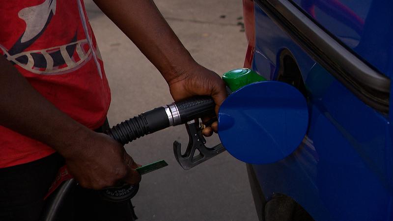 Le diesel à 2,50 euros le litre: "On espère que c'est un plateau"