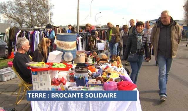 La brocante solidaire de Terre pour une Autre Terre