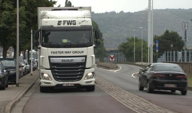 Les poids lourds bientôt bannis des quais de Liège