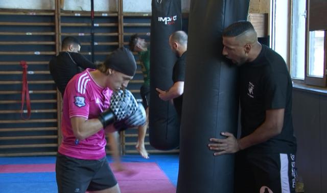 Madani Rahmani, champion du monde de kick-boxing, ouvre son école de boxe à Flémalle