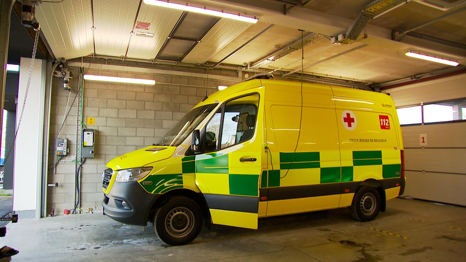 Six nouvelles ambulances pour la Croix-Rouge