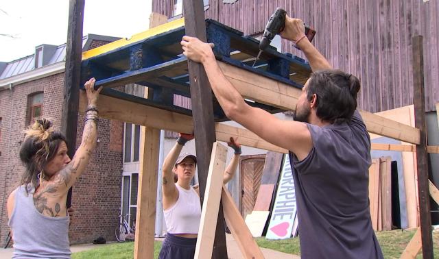 Micro Festival : les mains qui préparent la fête