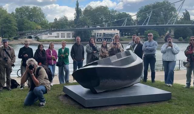 Une étonnante barque inaugurée en bord de Meuse
