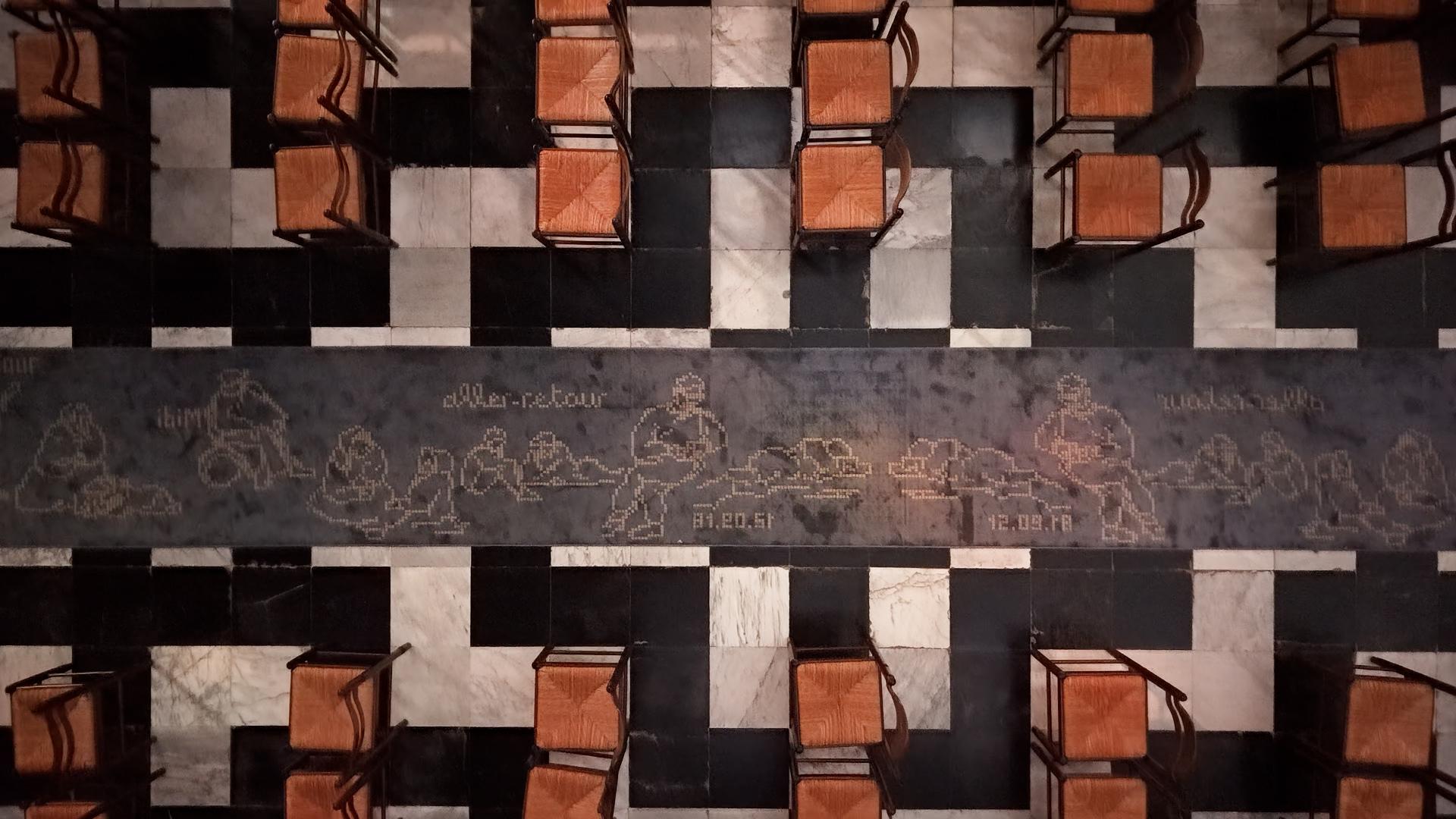 Un tapis de 33 mètres a été déroulé à la Cathédrale de Liège