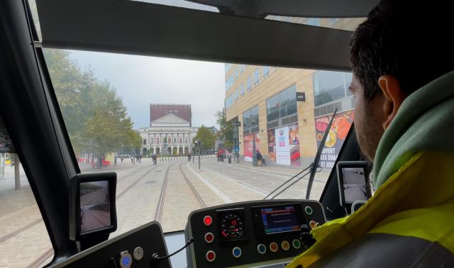 Tram en commun S7#2 : essais dynamiques en centre-ville