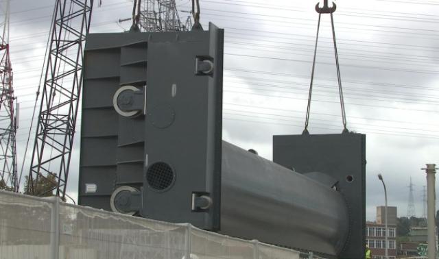 Un chantier impressionnant sur le pont-barrage de l’île Monsin