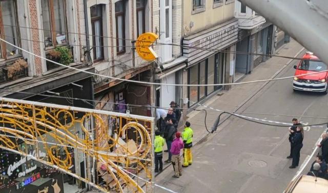 Un camion fonce accidentellement dans la façade de la Maison du Fromage à Liège