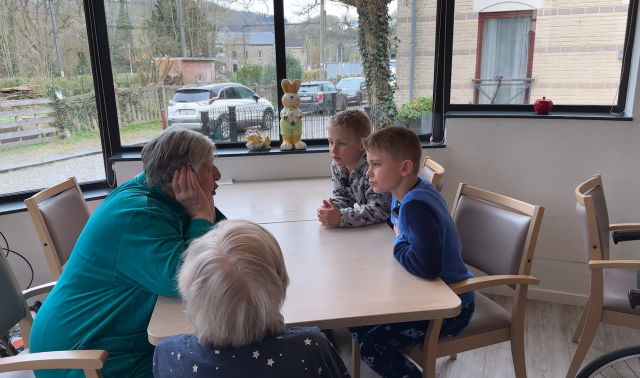 Rencontre intergénérationnelle pour la journée du pyjama
