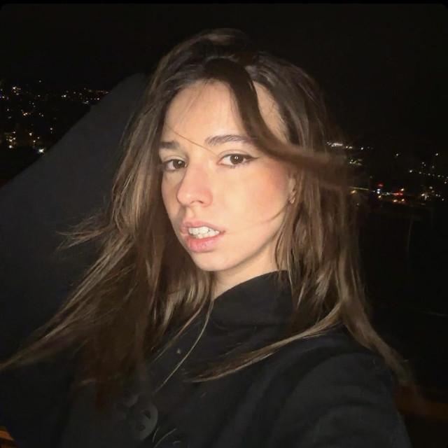 "Bloquée" : le nouveau single de la jeune chanteuse liégeoise Kamy
