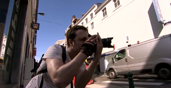 "Dans Liège" : une enquête autour des photos de rue de FX Cardon 