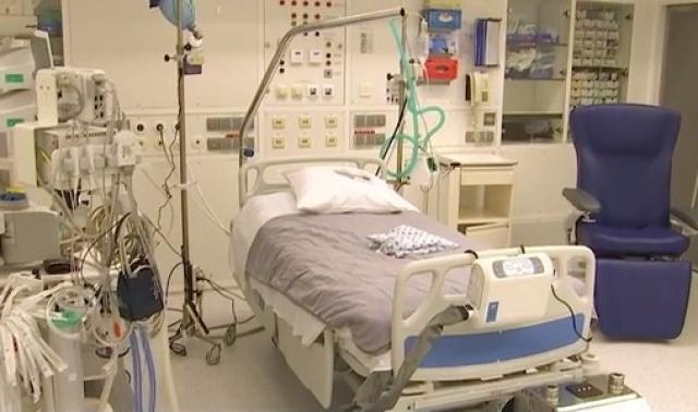 "Il reste 106 places en soins intensifs", prévient l'Absym 