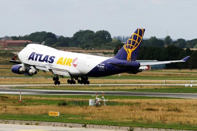 Réacteur en feu sur un avion cargo décollant de Liège Airport