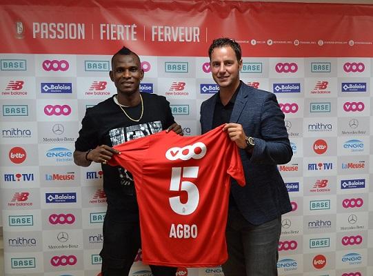  Uche Henry Agbo signe au Standard