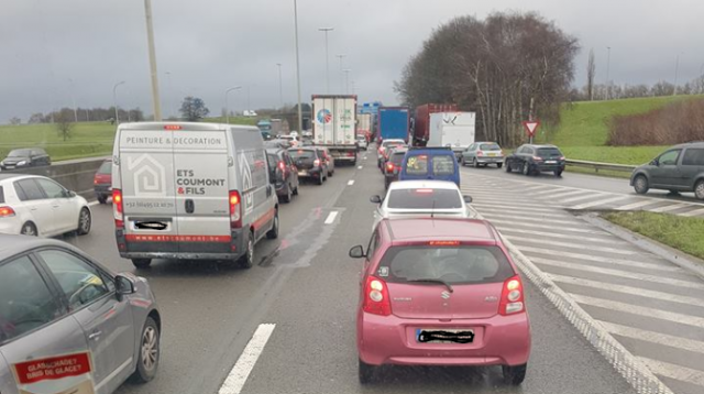 Gros soucis de circulation sur la E40 à Vottem