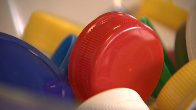 Recyclage des bouchons? Eloy Water étudie la question