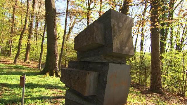 Balade de 2km autour des sculptures à Comblain