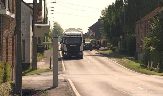 Héron: la chaussée de Wavre itinéraire bis des poids lourds
