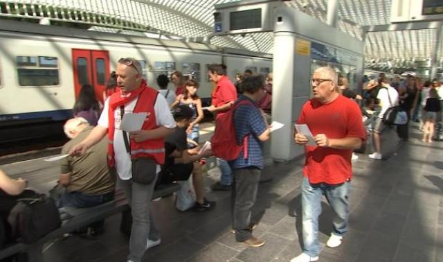 Grève SNCB : action des cheminots à la gare des Guillemins