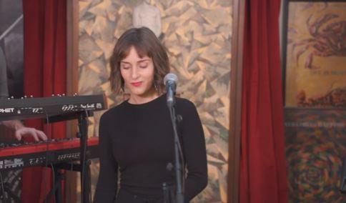 52 on Stage: Elia Rose