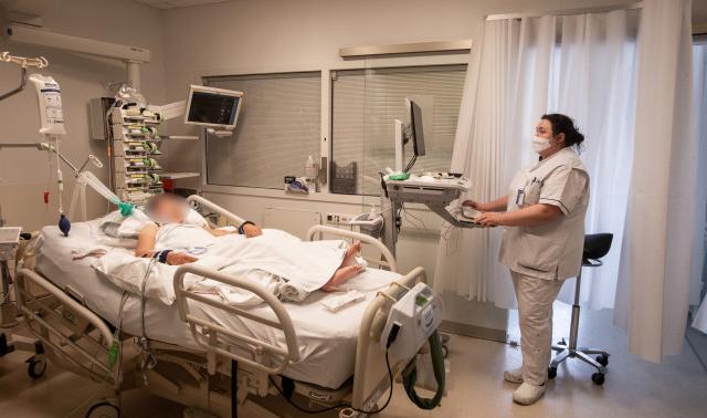 Plus de 900 patients aux soins intensifs
