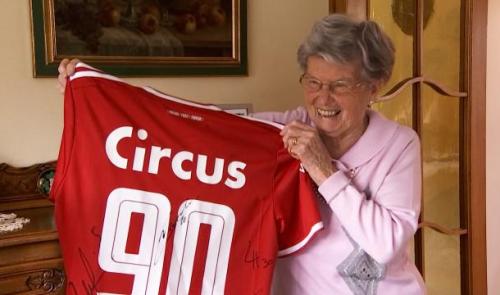 Á 90 ans, Nelly ne rate aucun match au Standard