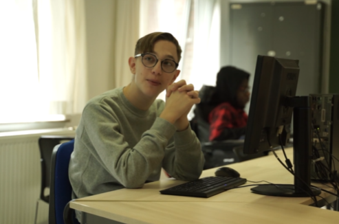 Un autre regard: Formation travaux de bureau