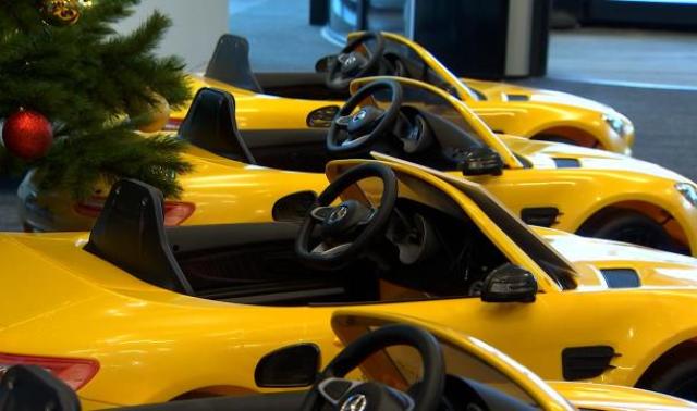 5 voiturettes électriques offertes au service pédiatrie du MontLégia