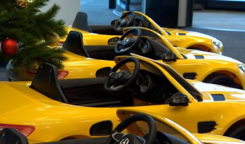 5 voiturettes électriques offertes au service pédiatrie du MontLégia